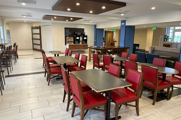 Holiday Inn Express Hotel & Suites Tracy by IHG