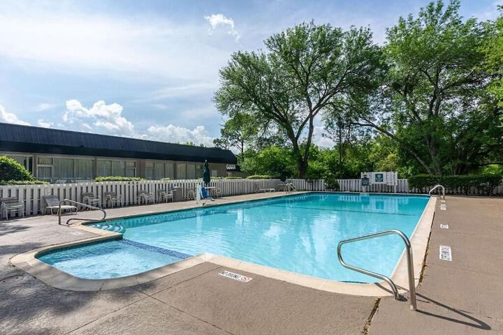 Rodeway Inn Huntsville West