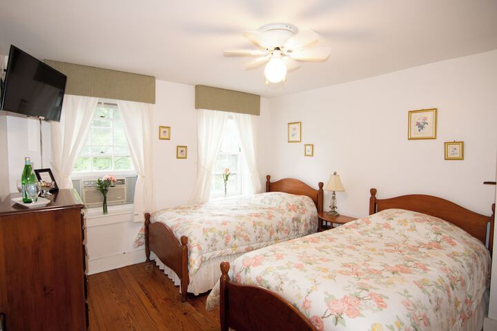 Room 107 of 142