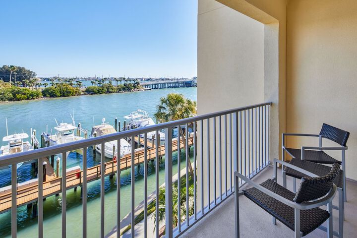 Courtyard St. Petersburg Clearwater / Madeira Beach