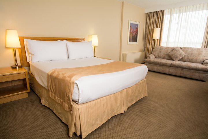 Room 9 of 36
