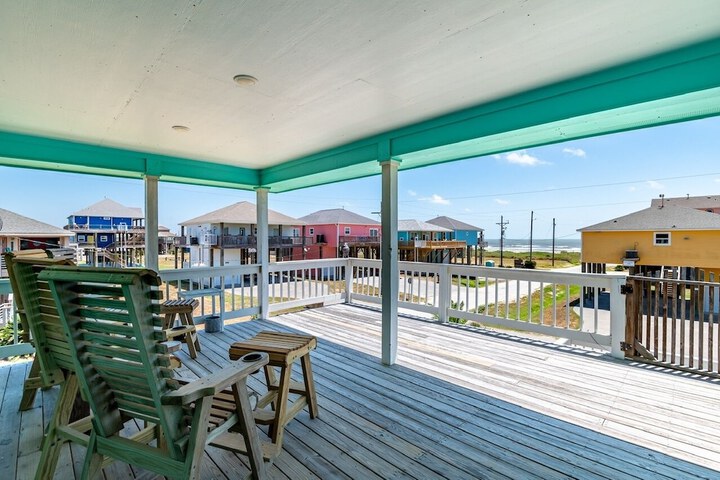 Sunrise Paradise 3 Bedroom Home by RedAwning