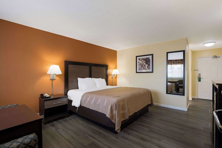 Room 15 of 31