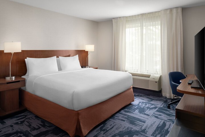 Room 12 of 28