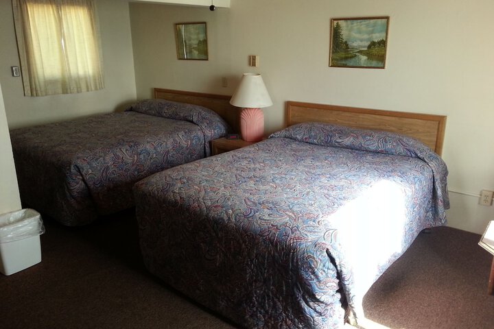 Room 6 of 8