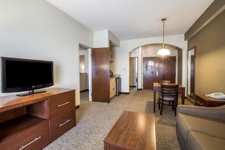 Quality Suites Morristown West
