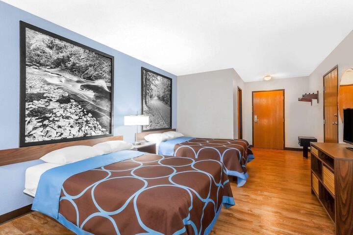Super 8 by Wyndham Oneonta / Cooperstown