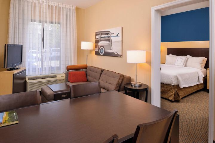 Room 33 of 48