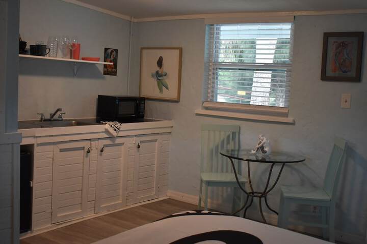 Room 12 of 33
