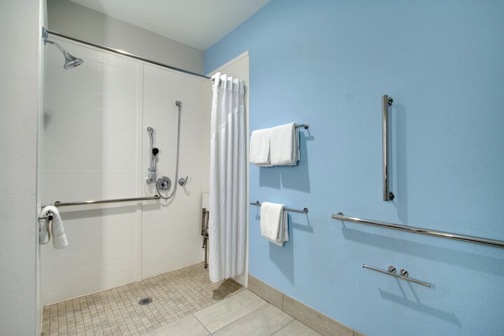 Room 25 of 53