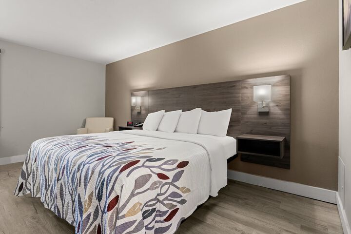 Room 32 of 40