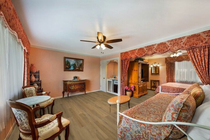 Room 16 of 34