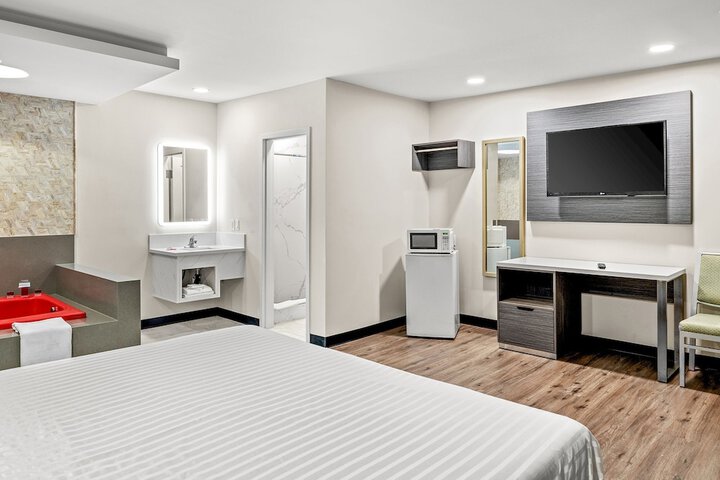 Room 7 of 13