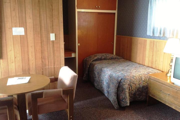 Room 21 of 44