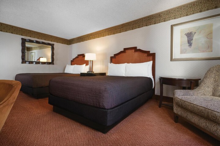 Room 8 of 38