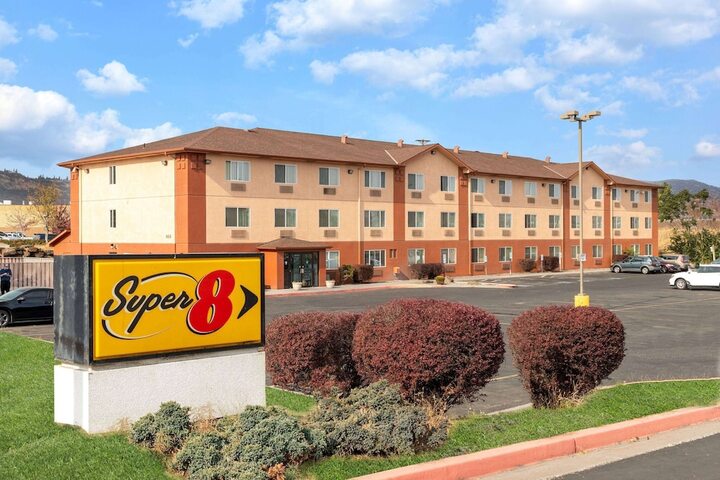 Hotel 4 of 68