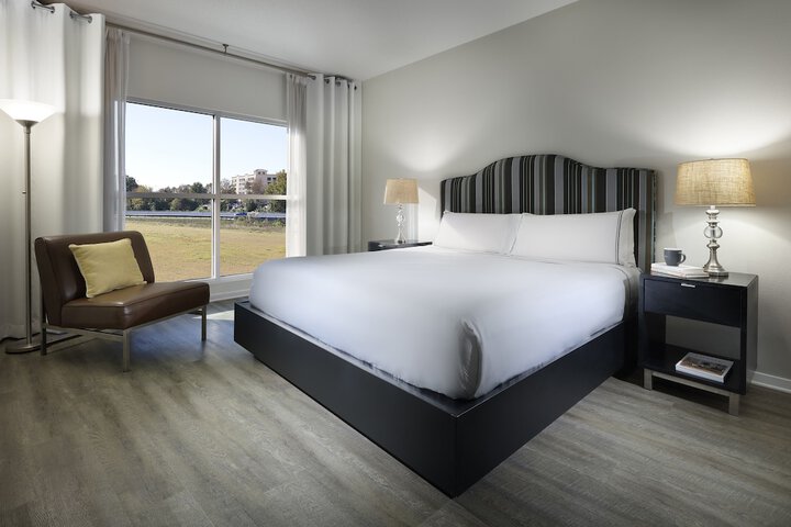 Room 100 of 184