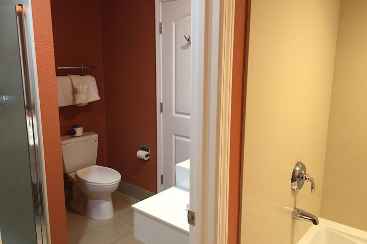 Room 28 of 52