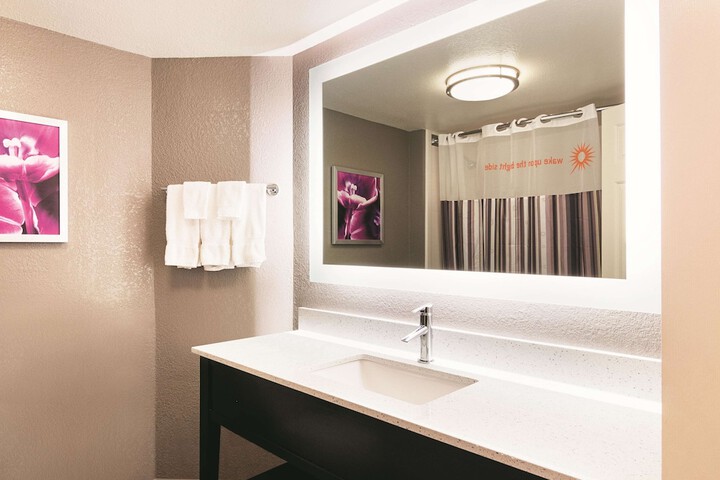 La Quinta Inn & Suites by Wyndham Atlanta Conyers