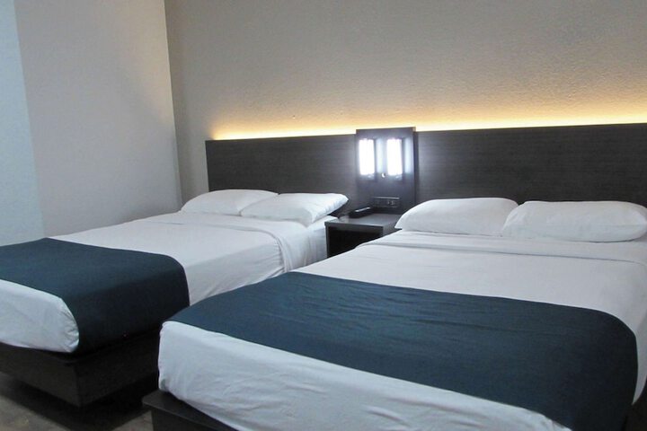 Room 10 of 36