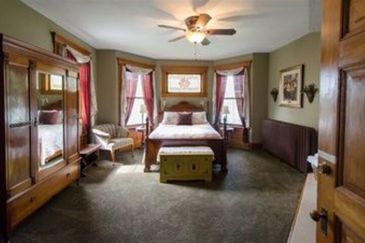 Waller House Inn