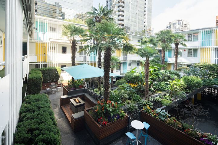 Hotel Exterior 57 of 60