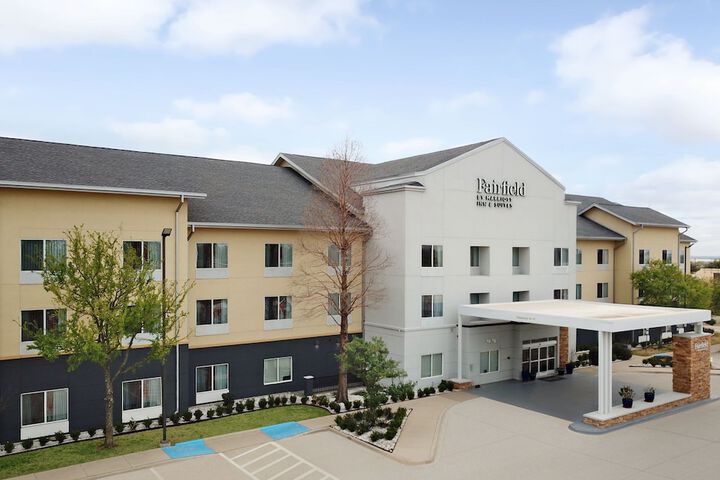Hotel 2 of 39