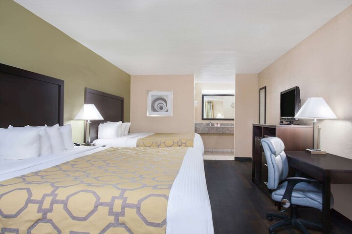 Room 6 of 24