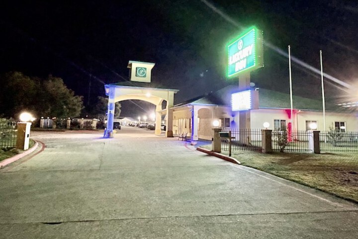 Luxury Inn & Suites Liberty