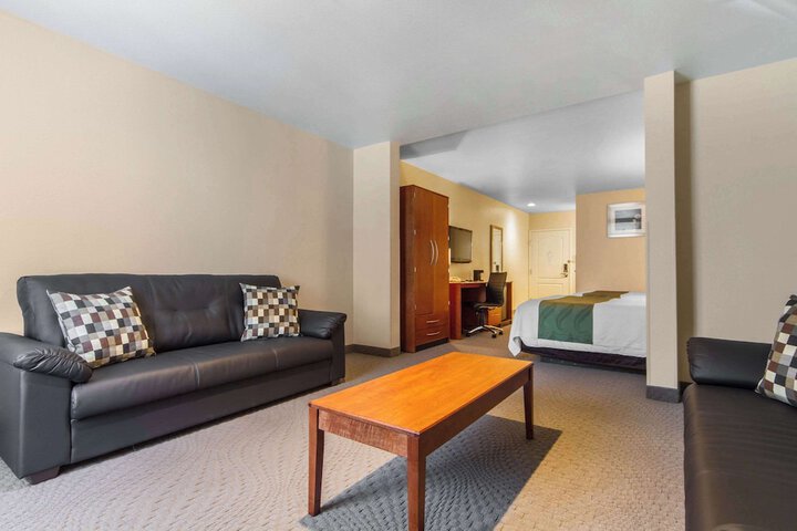 Room 15 of 38