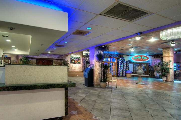 Hotel 4 of 65