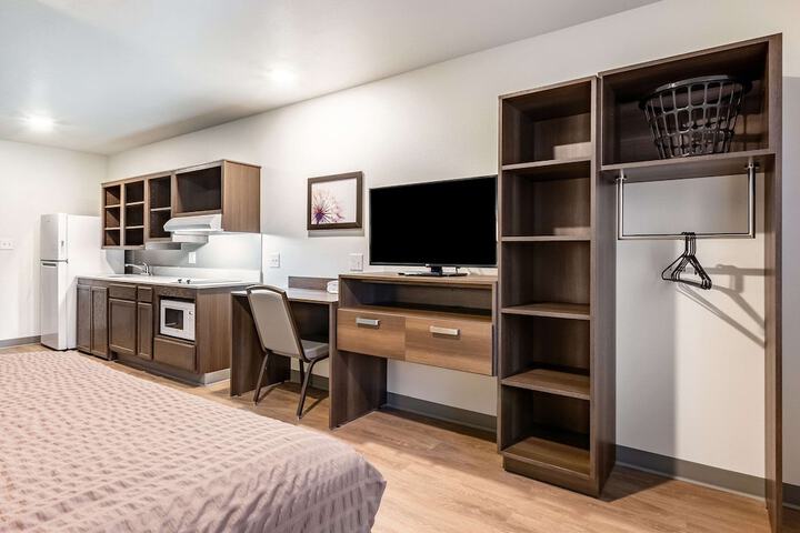 Room 12 of 25