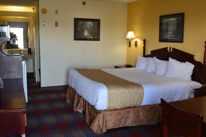 Room 14 of 36