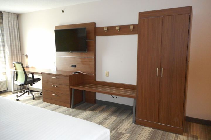 Room 15 of 23