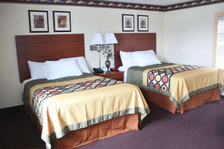 Room 10 of 18