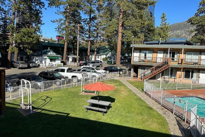 Cedar Inn & Suites