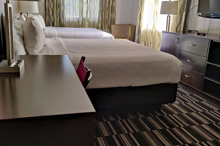 Room 25 of 37