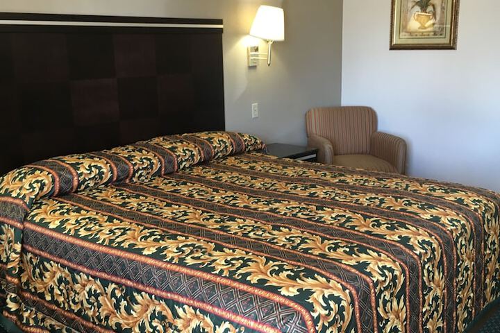 Room 17 of 34