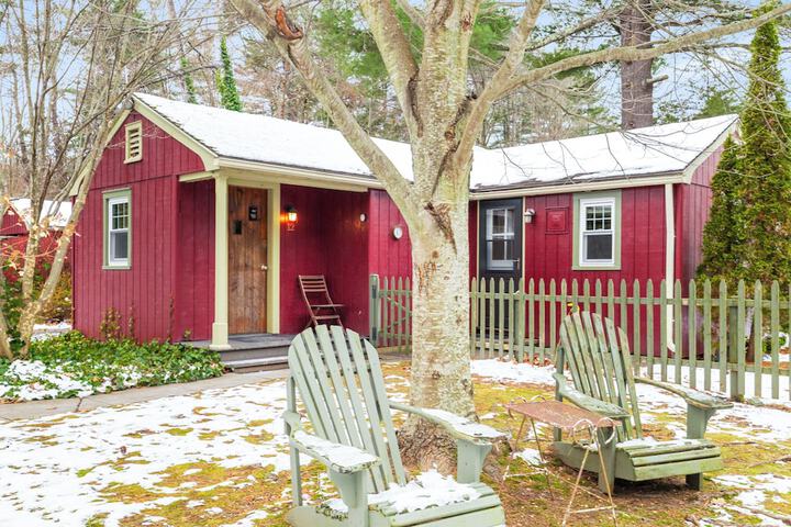 Phoenicia Lodge