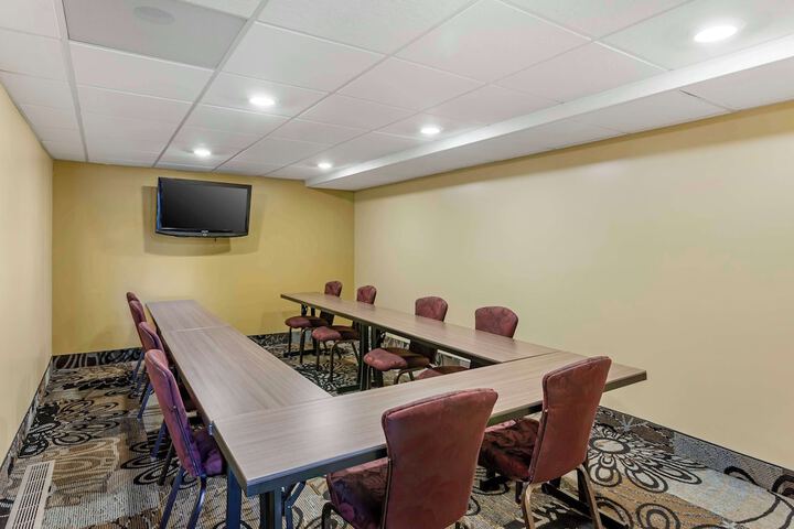 Best Western Plus Landmark Inn
