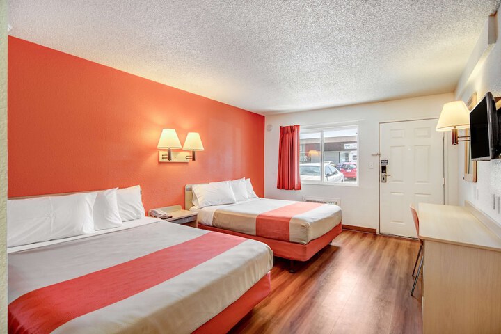 Room 21 of 33