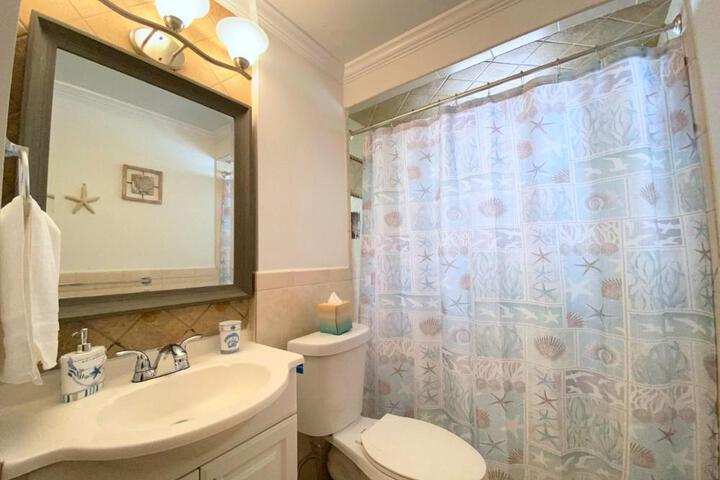 Cheerfull 4 / bed/ 3 Bath / pool / best Location