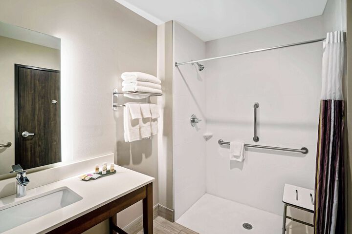 Room 14 of 38