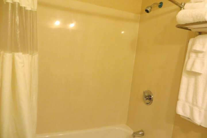 Room 11 of 38