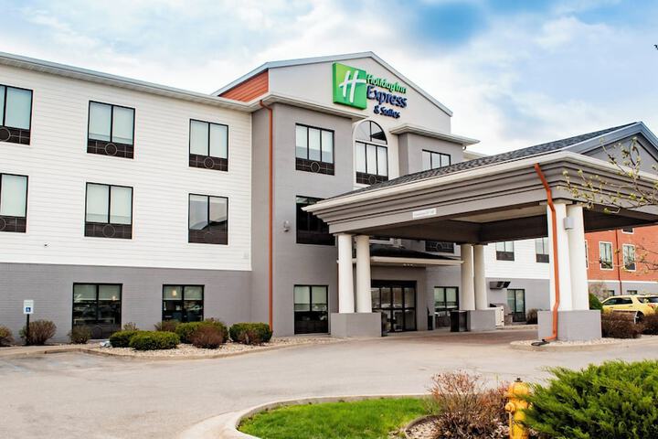Holiday Inn Express and Suites Mason City by IHG