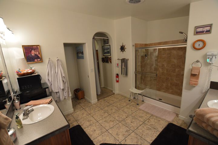 Room 15 of 35