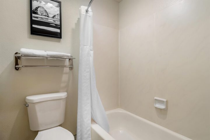 Best Western Plus Inn of Hayward