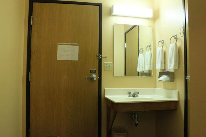 Room 30 of 42