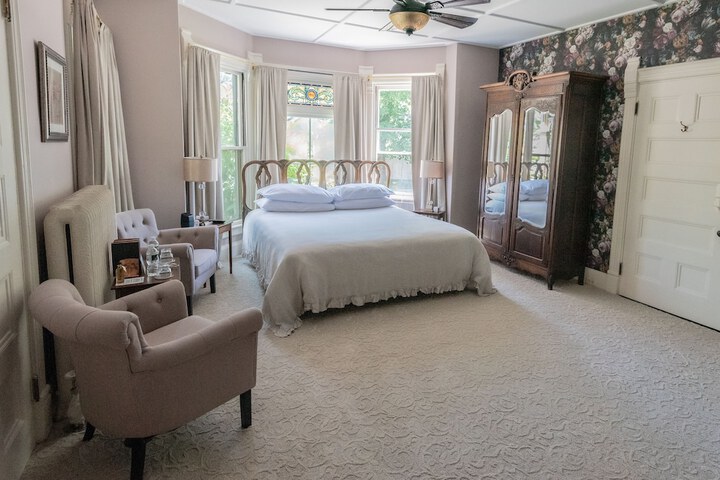 Room 2 of 30