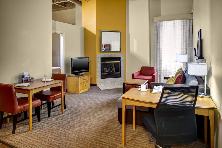 Room 17 of 30